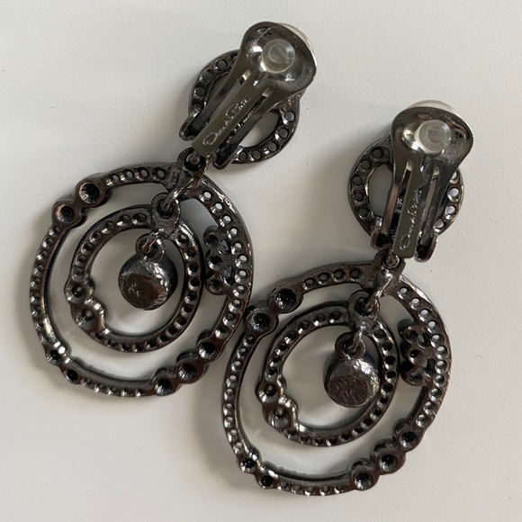 Oscar de la Renta crystal clip ons - Picture 5 of 8
